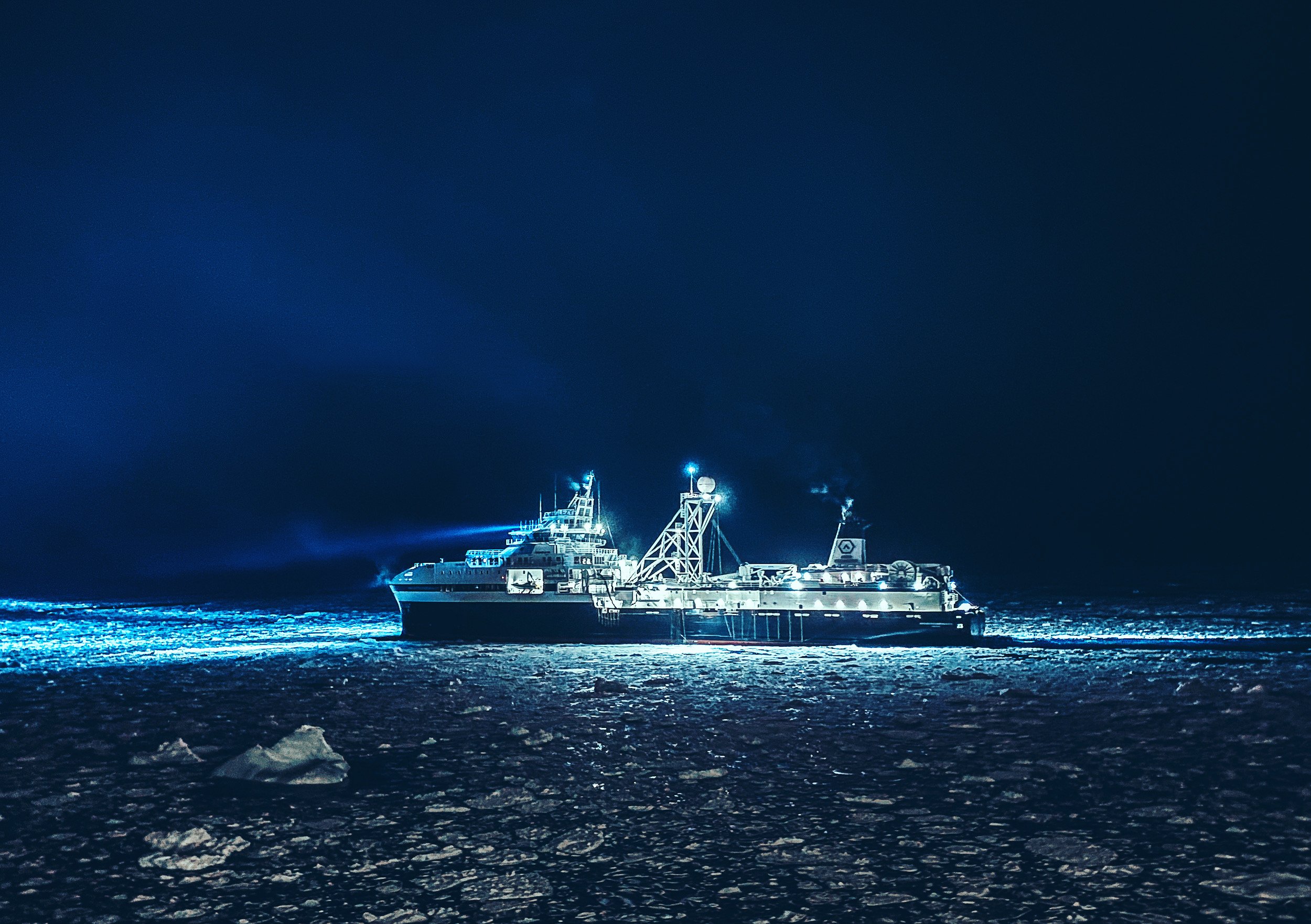 Antarctic_Endurance_Night_cred Dmitry Egorikhin
